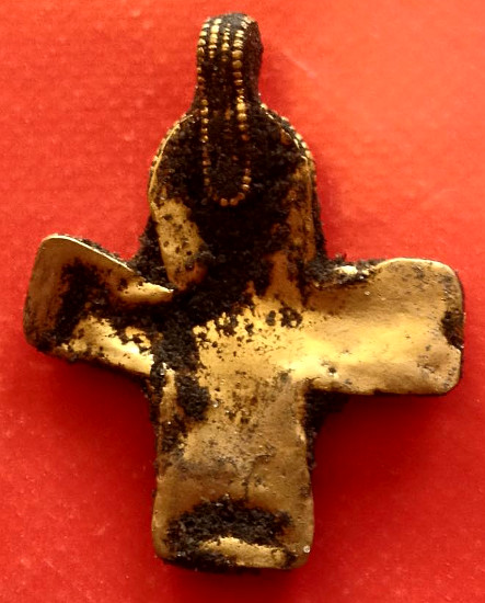 The reverse of the newly found crucifix.
