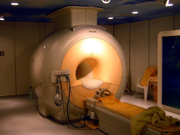 A modern high field clinical MRI scanner. MRI machines are the largest medical or scientific use of helium today. Image credit: Wikimedia Commons user KasugaHuang, under a c.c.a.-s.a.-3.0 license.