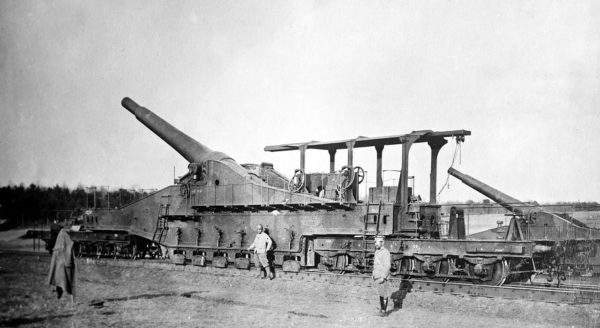 A French 320 mm railway gun, used during World War I.