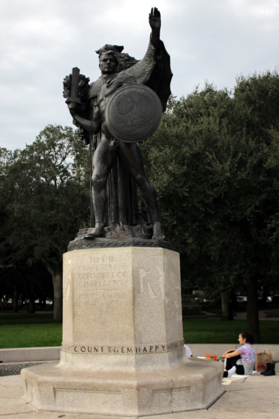 Statue honoring the Confederate defenders of Charleston, in the Battery park.