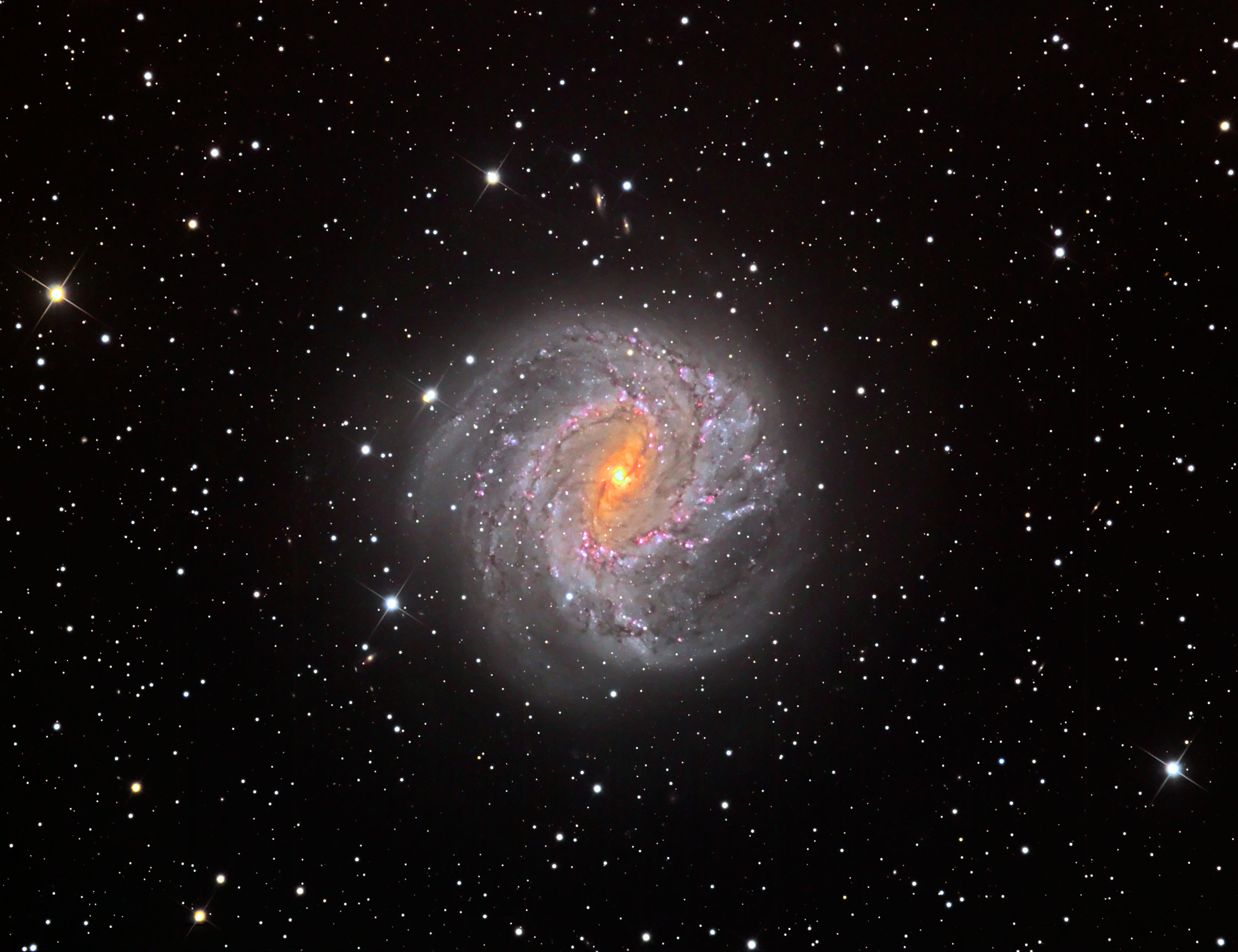 4 5 световых года. NGC 5236. M 83 (Галактика). Печь а Радиогалактика. Радиогалактика печь а (NGC 1316).