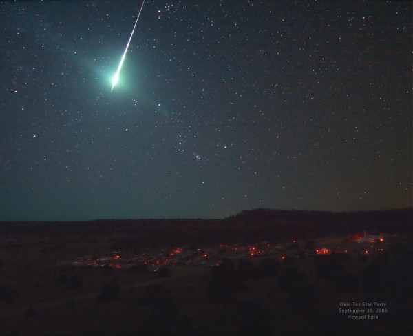 Image credit: Howard Edin (Oklahoma City Astronomy Club), via http://apod.nasa.gov/apod/ap081011.html.