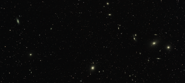 Image credit: Blackwater Skies 2013-14, via http://www.blackwaterskies.co.uk/2013/09/widefield-in-virgo-cluster-of-galaxies.html.