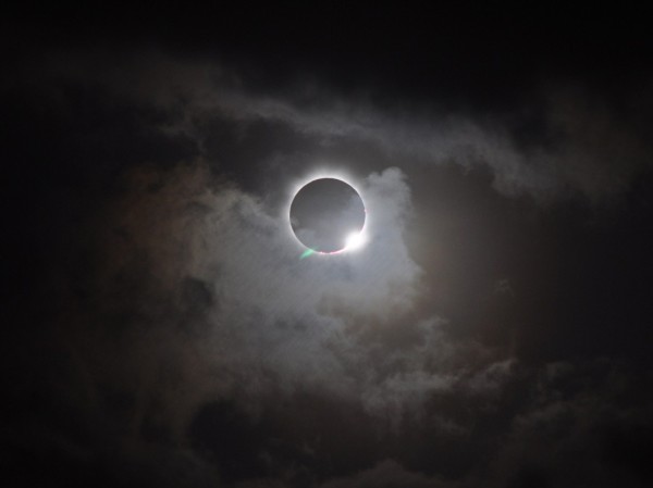 Image credit: Romeo Durscher, via http://www.nasa.gov/mission_pages/sunearth/news/totaleclipse-20121113.html. 