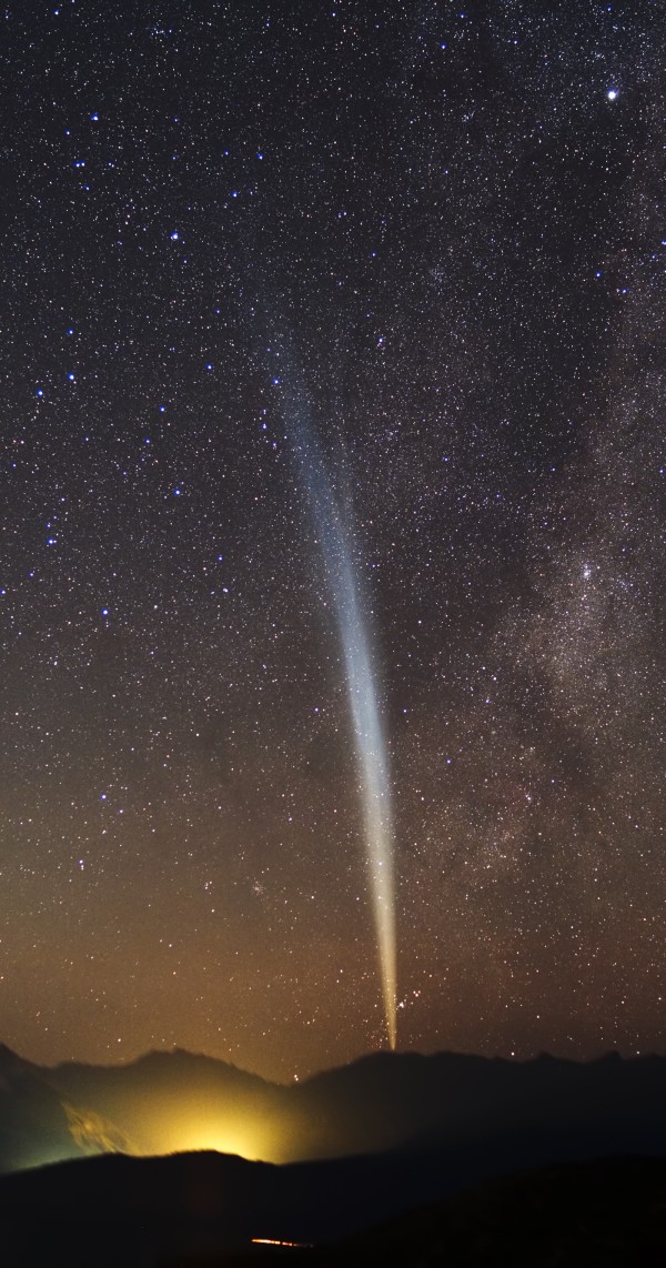 Comet Lovejoy seen on the sky in the vicinity of Santiago, Chile. The image was taken by ESO Photo Ambassador Yuri Beletsky. See more of his images in the Archive.