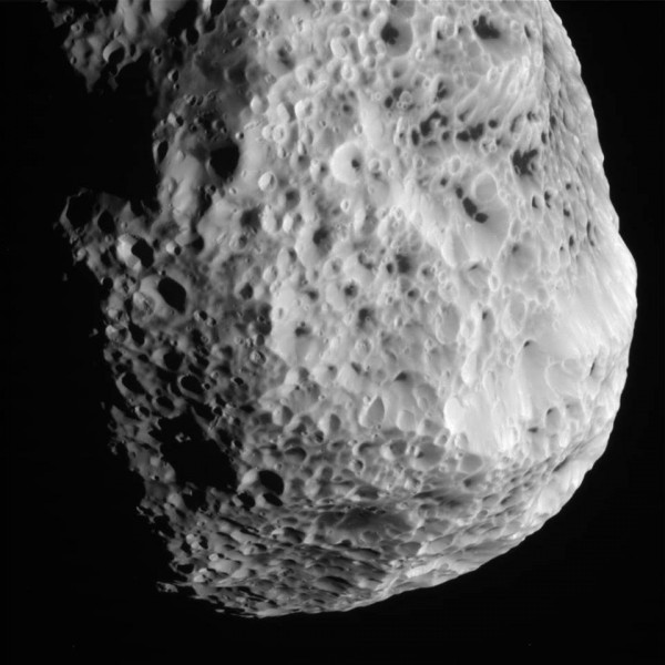 Image credit: ASA / JPL / ESA Cassini.