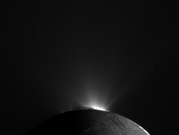Image credit: NASA/JPL/SSI, Cassini orbiter.